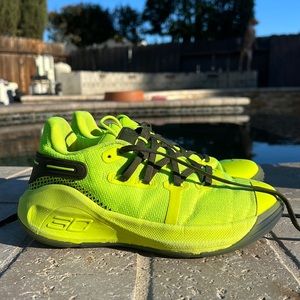 Under Armor Curry Shoes